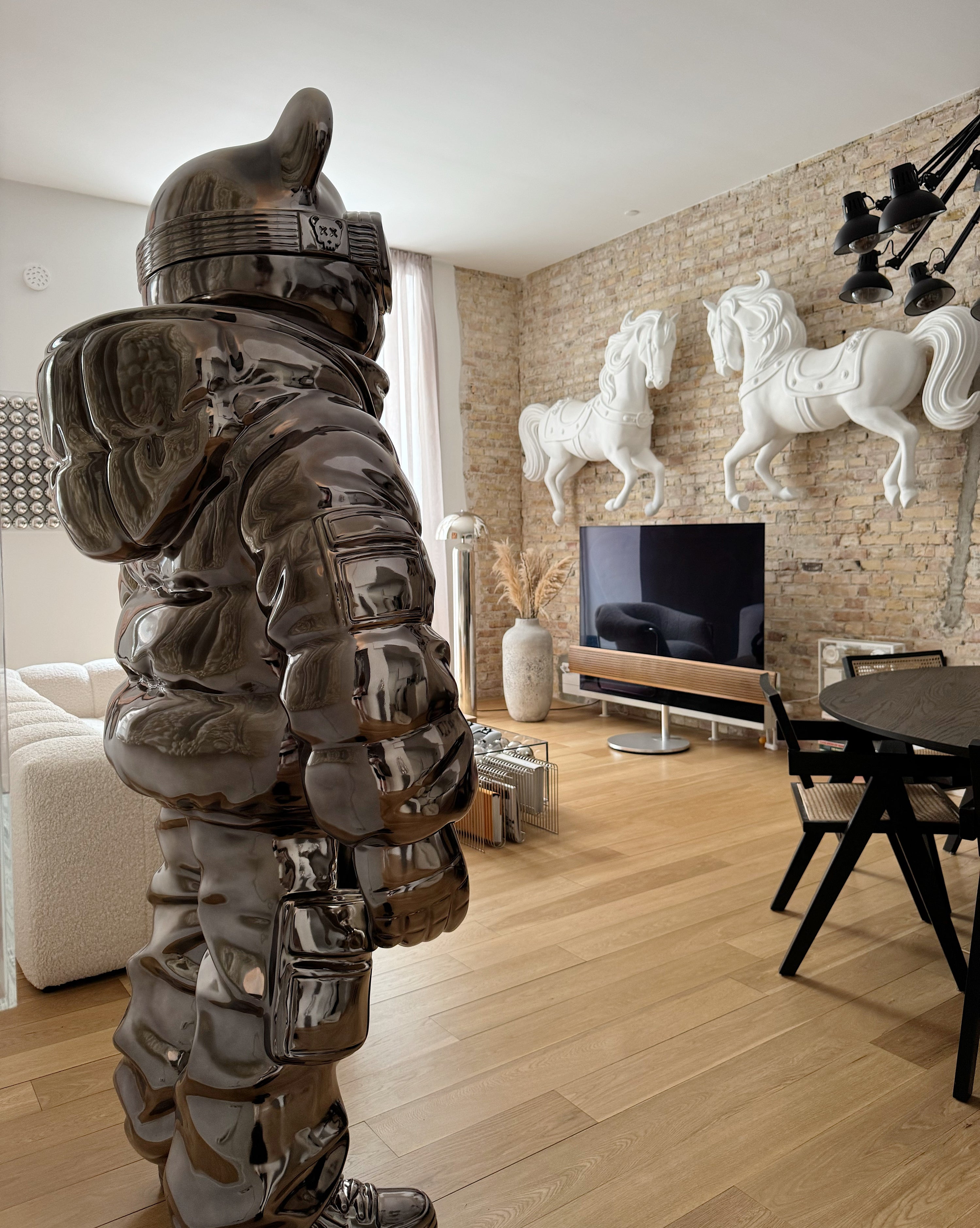 SCULPTURE ABWE 200CM / DARK CHROME